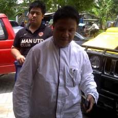 Nunggang Hummer, Wisnu Serahkan Berkas Penjaringan Calon Bupati Kota Minyak