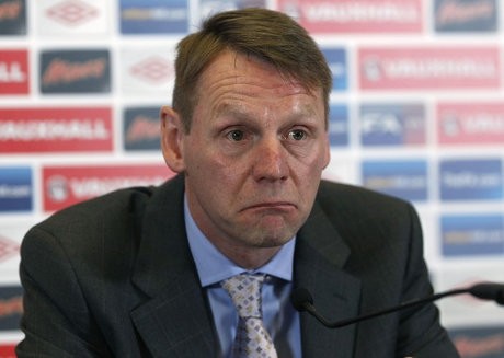 Pearce Siap Tangani Inggris di Piala Eropa 2012