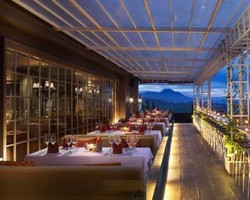 Nuansa Romantis & Elegan di Resto Belle Vue, Bandung