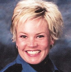 Kisah Polisi Cantik di AS, Diintip Sesama Rekan Kerja