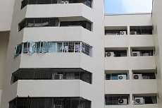 Bersih-bersih Jendela, PRT Jatuh dari Lantai 8 Apartemen Singapura