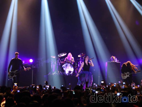 Totalitas Evanescence Pukau Ribuan Penonton