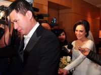 Senyum Bahagia Shandy Aulia dan David Herbowo