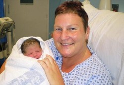 Perempuan Tua yang Kecanduan Hamil