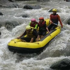 Rafting Kaliwatu, Adu Nyali di Kota Wisata Batu