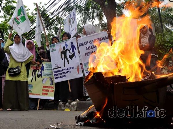 Mahasiswa Tolak Politik Uang dalam Pilgub DKI