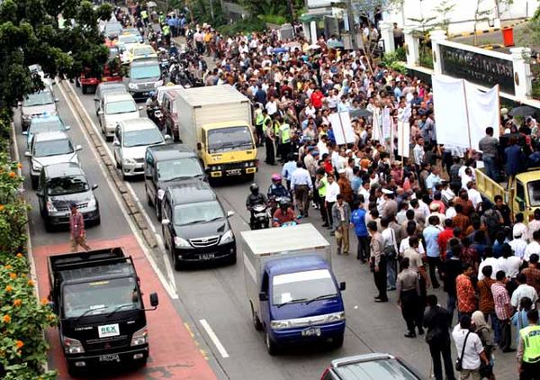 Demo Trisakti Bikin Macet Jalan S.Parman Demo Trisakti Bikin Macet Jalan S.Parman