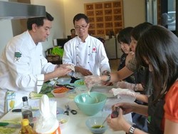 Asyiknya Masak Plus Makan Bareng Chef Vindex