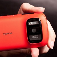 Menjelajah Bodi Nokia 808 PureView, Ponsel Kamera 41MP