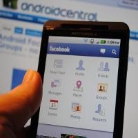 Facebook Bantah Intai Ponsel Pengguna