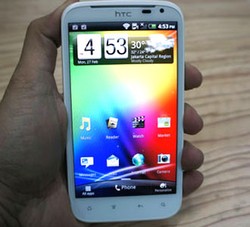 HTC Sensation XL, Sangar dengan Layar Lebar