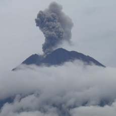 Gempa Tremorharmonik Semeru Capai 27 Kali, Warga Diimbau Waspada
