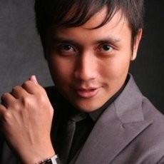 Denny Darko, Asah Kreatifitas Lain dengan Melukis Pasir