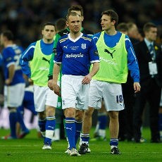 The Bluebirds Kalah dengan Kepala Tegak