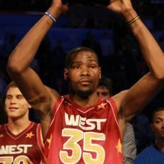 Durant & James Paling Subur, Wade Triple-Double