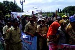 Wamendikbud: Tuntutan Guru Honorer Melanggar Perjanjian