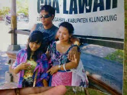 Isak Tangis Iringi Pemakaman Keluarga Purnabawa yang Dibunuh Sopirnya