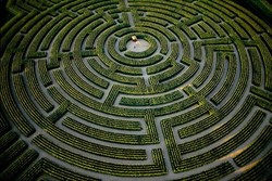 Keren! 7 Taman Labirin Unik nan Rumit di Dunia