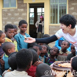 Cerita di Balik Kunjungan Junho 2PM ke Ethiopia