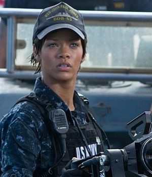 Ini Tampang Rihanna Jika Menjadi Tentara