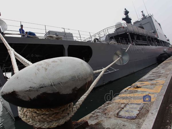 Kapal Beladiri Jepang Bersandar di Jakarta