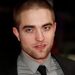 Robert Pattinson Pernah Diajak Sang Ayah Kunjungi Klub Striptis