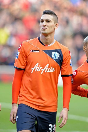 Gara-gara Tweet, Tiga Pesepakbola Didenda FA