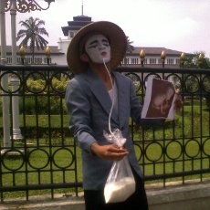 Hari Gizi Terlupakan, Wanggi Sindir Pemerintah Lewat Pantomim