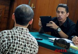 Putusan Ditunda, Charlie iPad Berharap Bebas