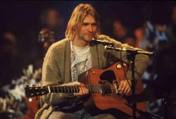 Mantan Gitaris Hole Tulis Buku Tentang Kurt Cobain