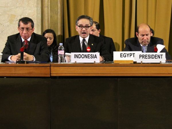 Menlu RI Gelorakan Pelucutan Senjata Nuklir