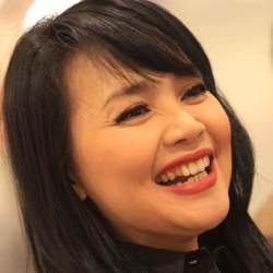 Dewi Gita Keguguran, Anak Sering Berbicara Sendiri