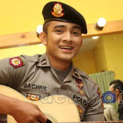 Polteng Bripda Saeful Bahri Tertarik Main Sinetron