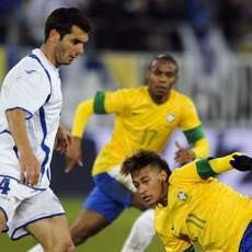 Gol Bunuh Diri Bantu Brasil Atasi Bosnia