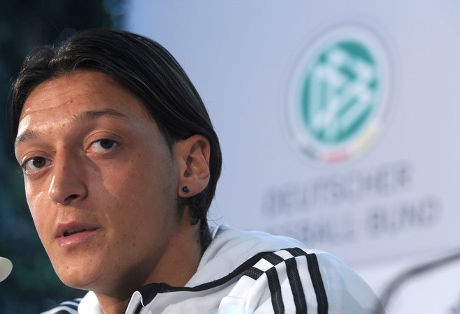 Oezil: Jerman Bisa Kalahkan Tim Mana Saja