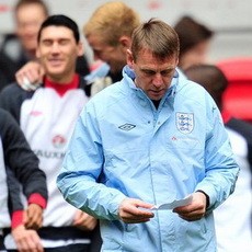 Siapa Kapten Pilihan Pearce?