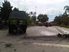 4 Hari Demo Tolak Taksi, Sopir Angkot Blokir Jalan Kantor Gubernur Kaltim