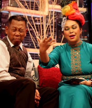 Tukul dan Marcella Lumowa Kompak Merem