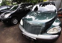 Mobil Mewah Dhana Widjatmika Disita