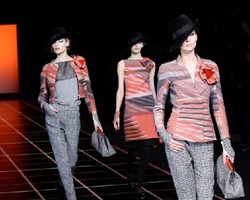 Koleksi Modern Eksentrik ala Giorgio Armani di Milan Fashion Week