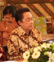 Santosa Doellah Sang Empu Batik