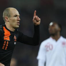 Robben 2 Gol, Belanda Atasi Inggris 3-2