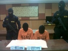 2 PNS Ditangkap karena Sembunyikan 40 Gram Sabu di Sandal