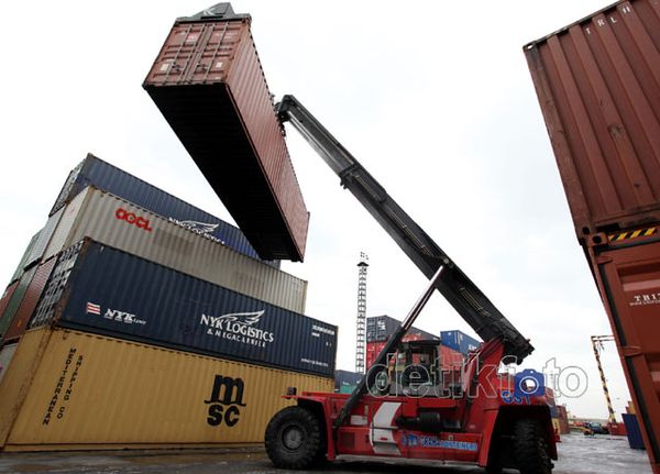 Fasilitas Terminal Petikemas Koja Ditingkatkan