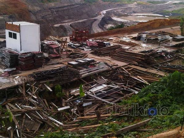 Demi Perusahaan Batubara, Sekolah Digusur