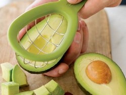 Avocado Slicer, Bikin Cantik Potongan Alpukat