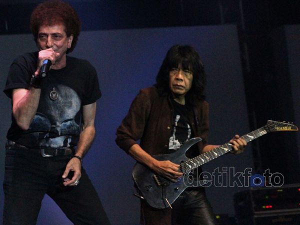 Tanpa Donny Fattah, God Bless Tetap Nge-Rock