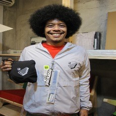 Semi Raincoat Unkle 347, Stylish di Kala Hujan