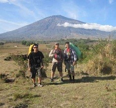 Kisah Teletubbies, Gembala Sakti, dan Jalur Sembalun di Gunung Rinjani