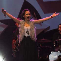 Andien Tampil Enerjik di JJF 2012